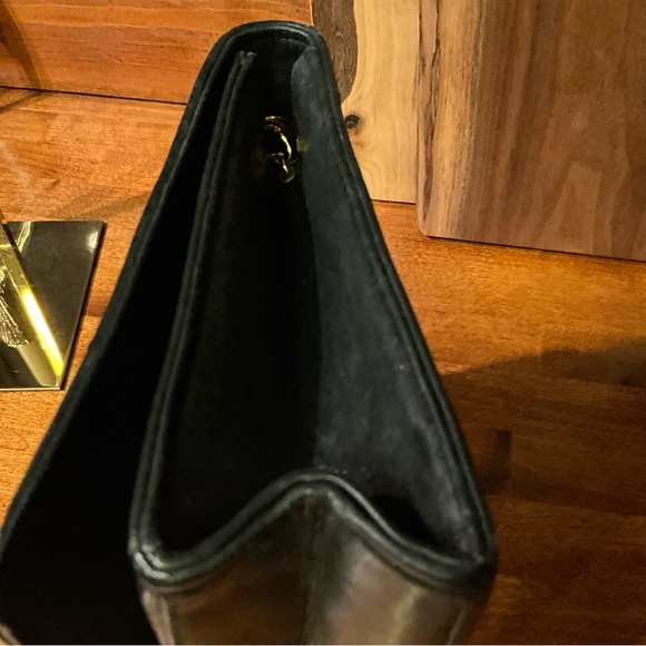 Chanel Black Quilted Leather Chain Bag - Picture 5 of 16